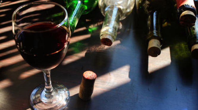 葡萄酒中的单宁是什么，单宁有什么作用？