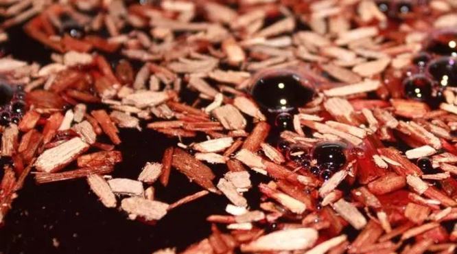 红酒橡木味来自于什么？橡木味代表红酒的好坏吗？