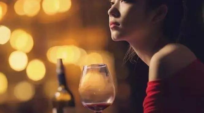 喝葡萄酒过敏了怎么办，不能喝葡萄酒的5种人要注意