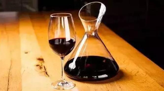 红酒醒酒时间多久？红酒醒酒的目的是什么？