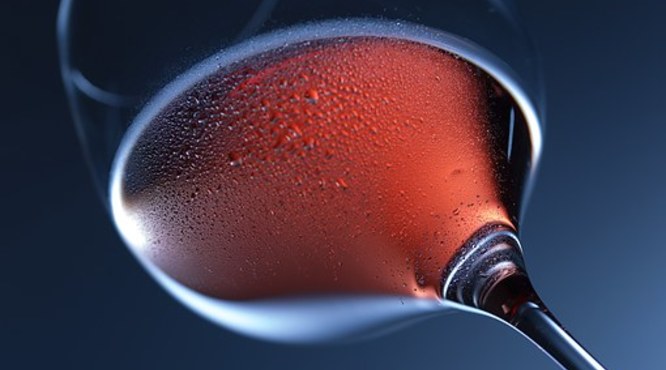 红酒怎么喝是正确的，喝红酒不仅有讲究还有步骤要掌握