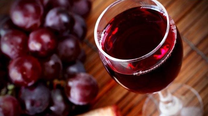 喝干红葡萄酒的好处有哪些？干红葡萄酒的功效是什么？