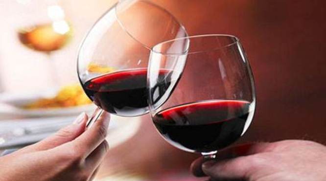 每天喝多少红酒比较好？红酒怎么喝有利于养生保健？