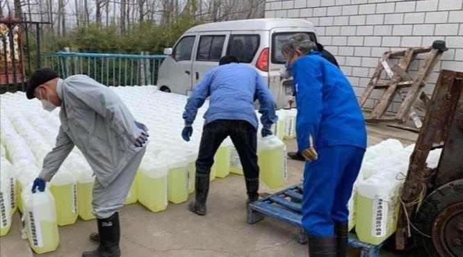宝丰酒业有限公司捐赠20吨消毒液助力南阳战“疫”