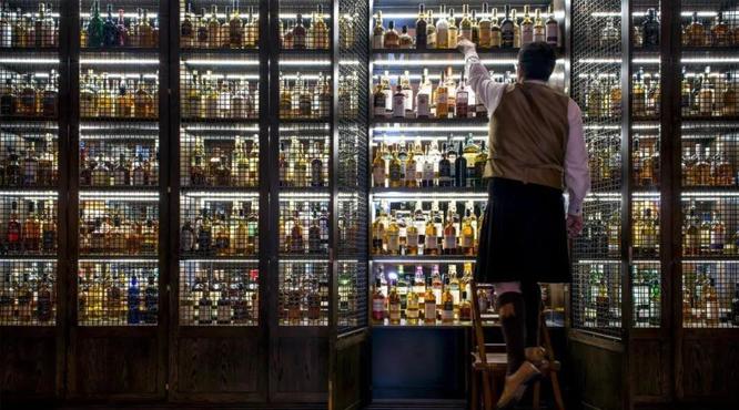 威士忌酒吧深度调查：大牌中低端产品和“中年男人罗汉局”占主导
