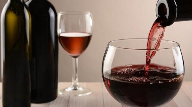 怎么辨认进口红酒葡萄酒