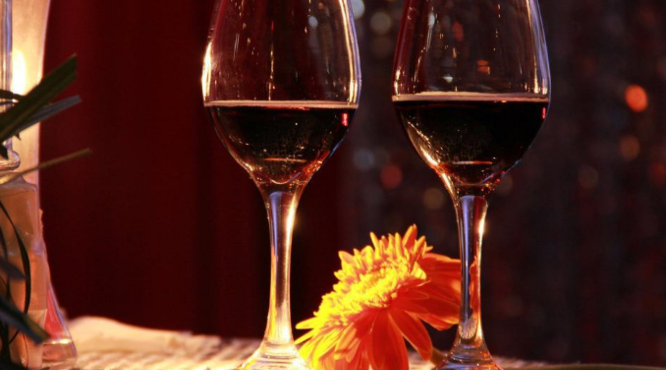 洋葱泡葡萄酒有什么养生功效？