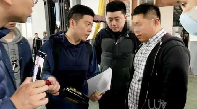 上海警方破获特大假酒案，涉案金额2亿余元