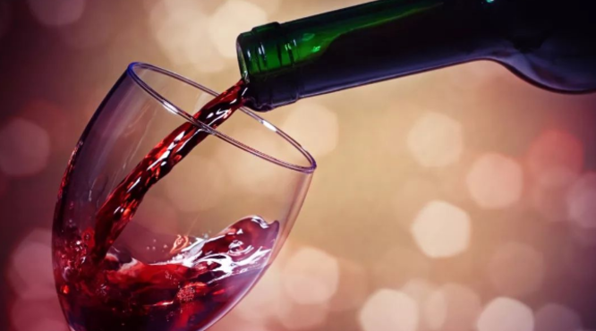 品尝葡萄酒的几个步骤，怎么喝？