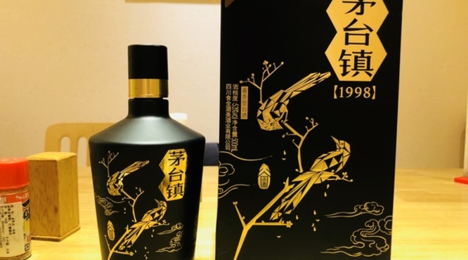 尊贵1988黄瓶多少钱(1988黄瓶价格)