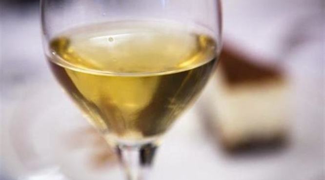 最甜的葡萄酒不是红葡萄酒,世界上最甜的酒是什么酒