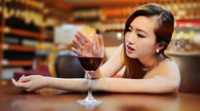 最适合女性的果酒推荐,什么样的葡萄酒适合女人喝