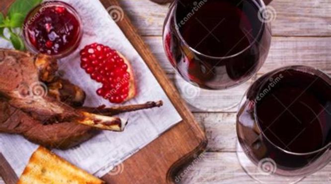 西格纳吉才是世界红酒的产地,红酒在木桶里发酵要多少个月