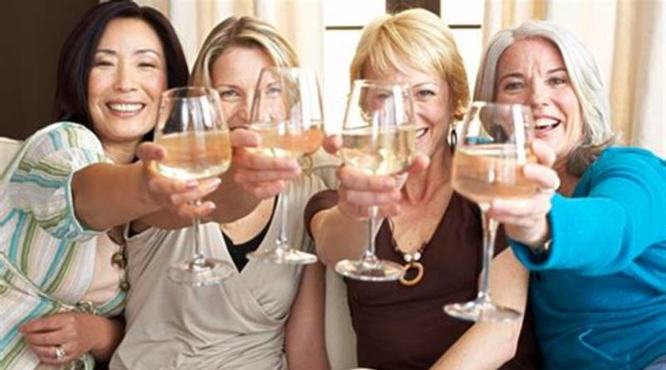 女性为什么要喝葡萄酒,喝葡萄酒能提高情商这件事