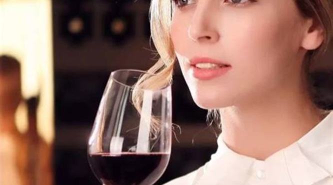 专业的葡萄酒讲师来讲解,怎么给别人推荐葡萄酒讲师