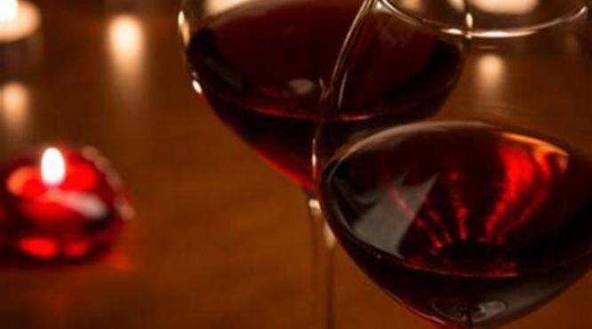 干红葡萄酒搭配什么喝,葡萄酒搭配什么食物比较好