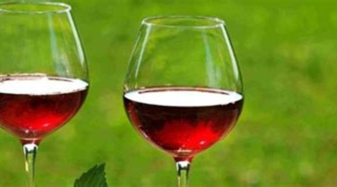 红酒塞子是什么木,葡萄酒塞子的几种基本类型
