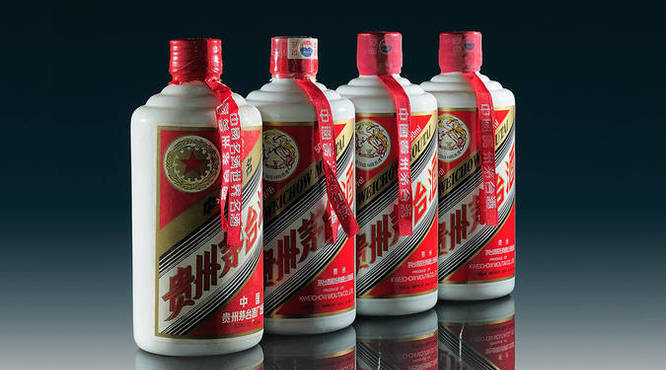 外国人喝中国白酒(外国人喝中国白酒反应)