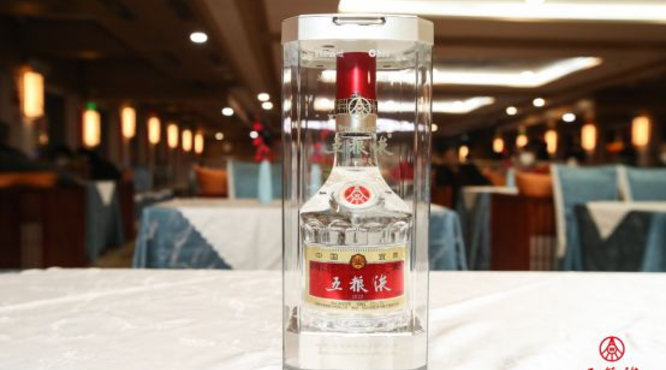 守正创新谋发展，十大白酒品牌五粮液亮相APEC中国之夜